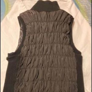 Calvin Klein  Puffer Jacket Vest Size Large